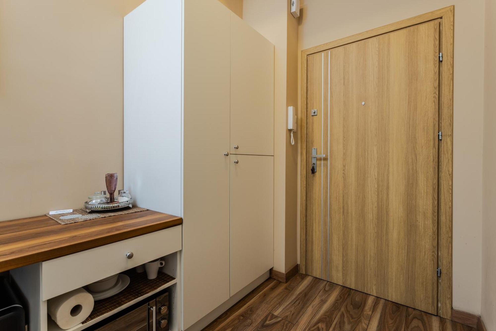 Functional And Comfortable Very Berry Studios In Poznan By Noclegi Renters エクステリア 写真
