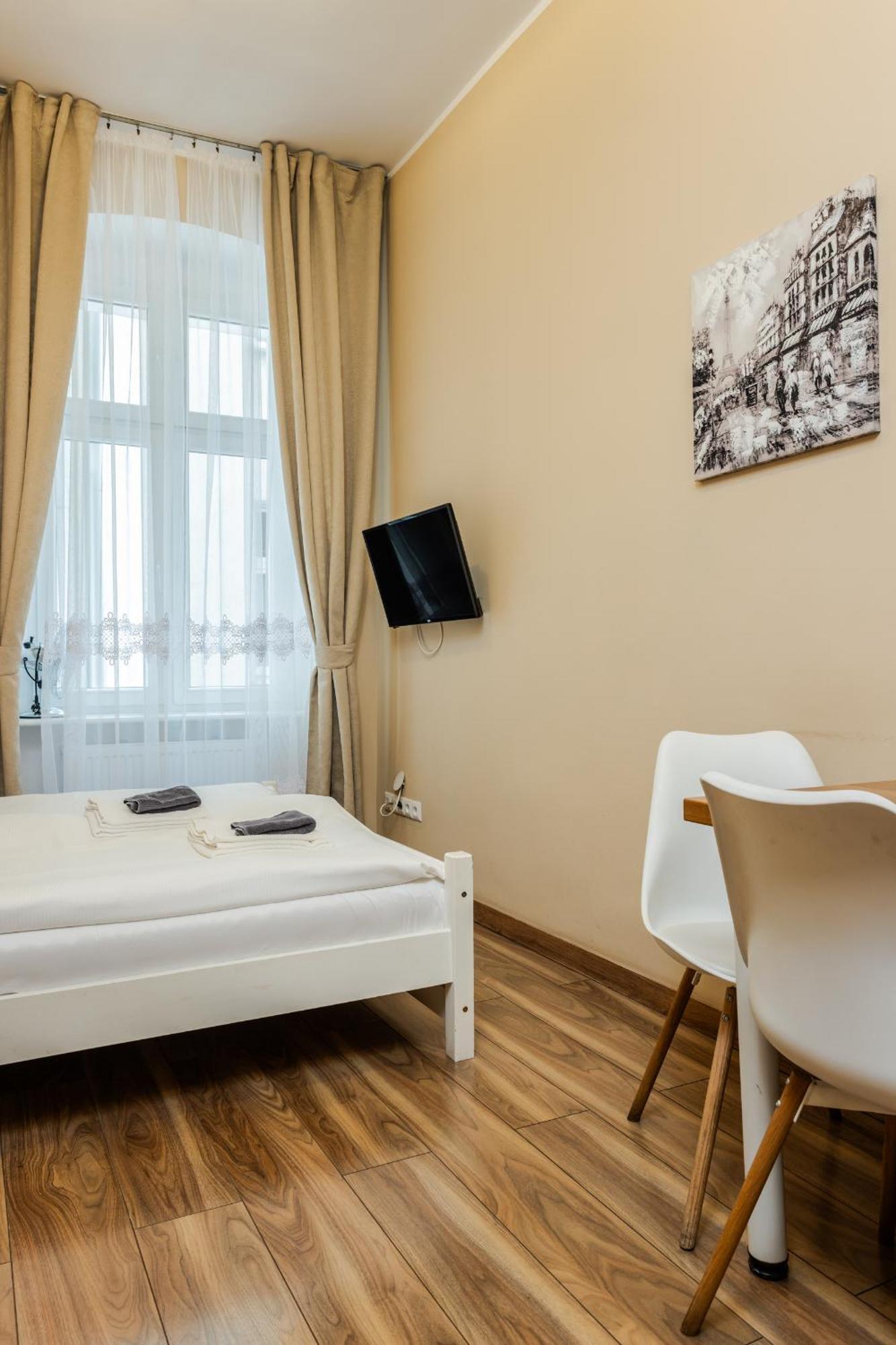 Functional And Comfortable Very Berry Studios In Poznan By Noclegi Renters エクステリア 写真
