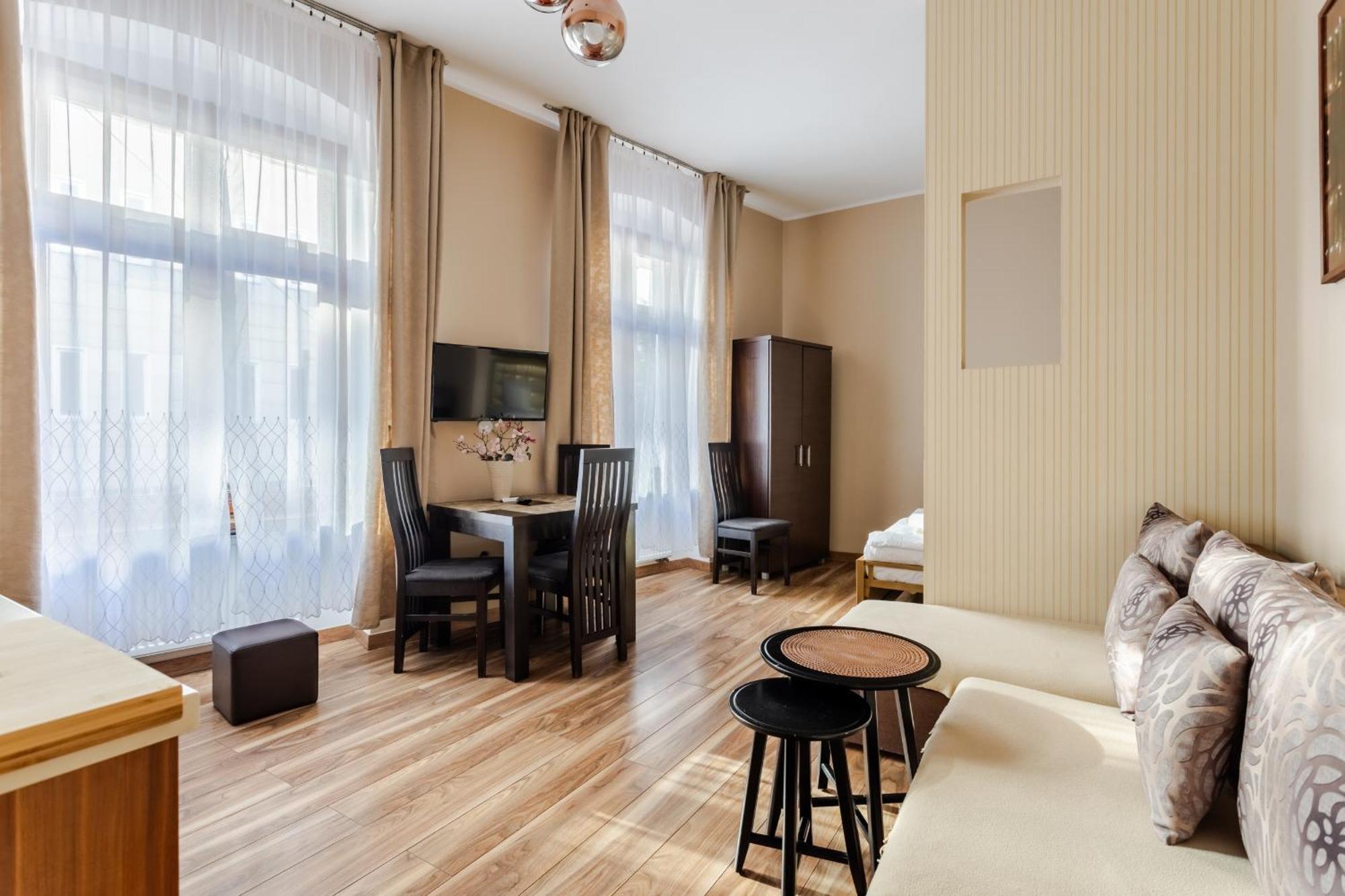 Functional And Comfortable Very Berry Studios In Poznan By Noclegi Renters エクステリア 写真