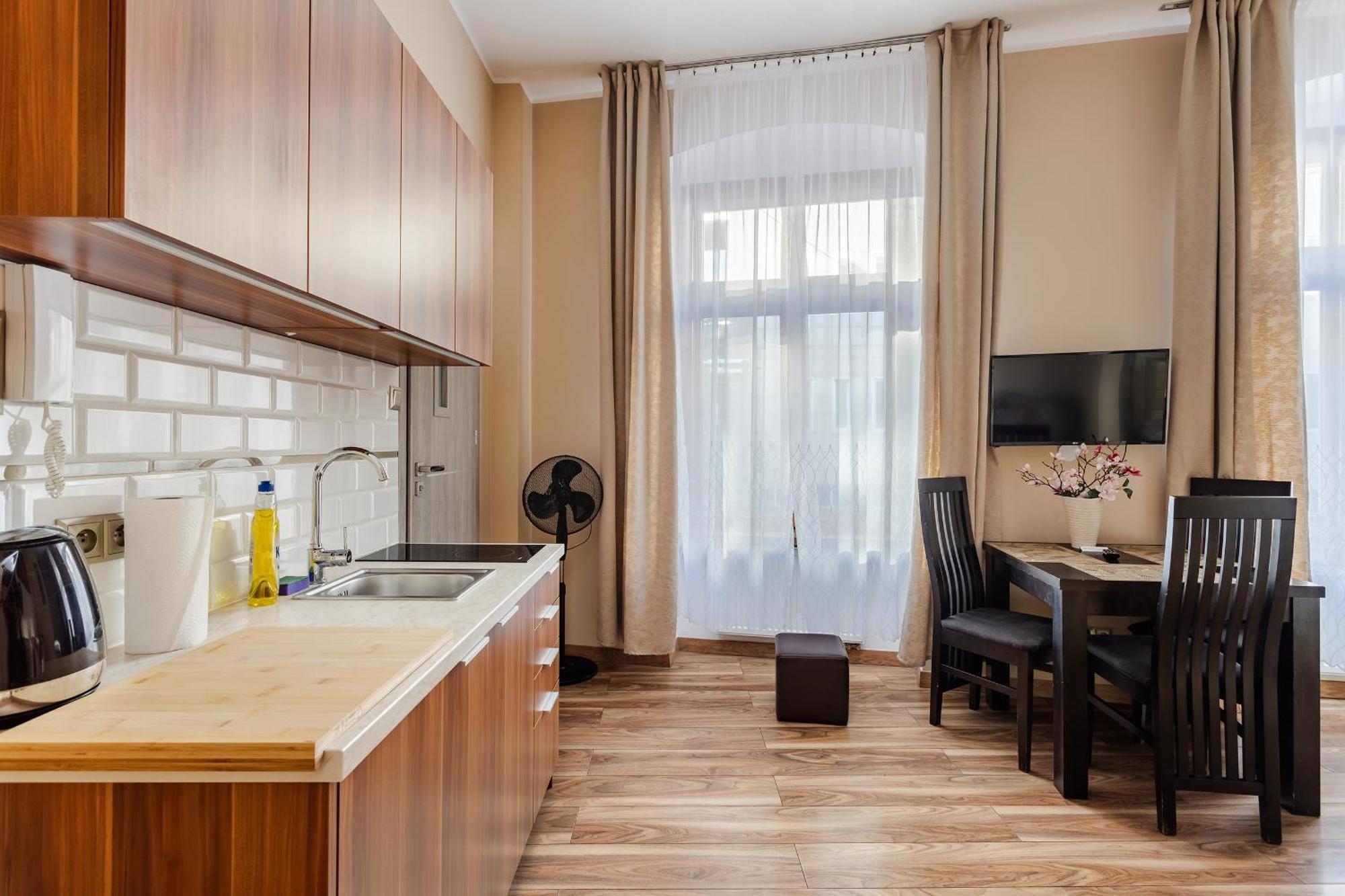 Functional And Comfortable Very Berry Studios In Poznan By Noclegi Renters エクステリア 写真
