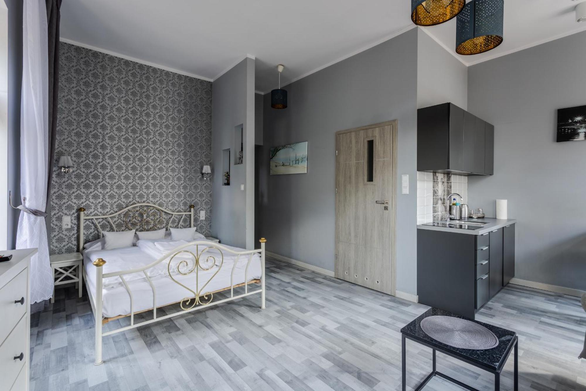 Functional And Comfortable Very Berry Studios In Poznan By Noclegi Renters エクステリア 写真